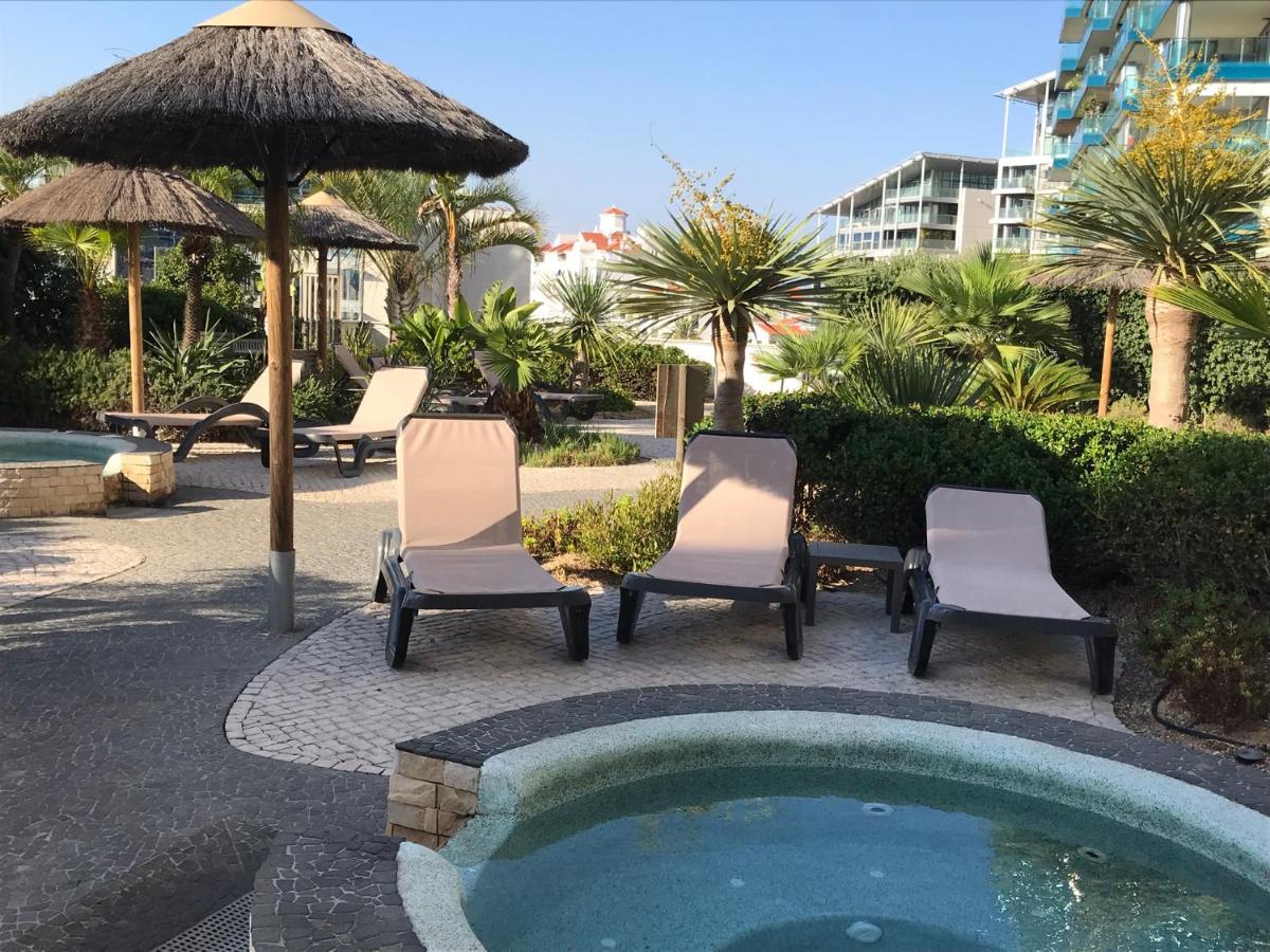 2 Bedroom 1 Bathroom Apt With Communal Pools In Ocean Village Gibraltar Eksteriør bilde