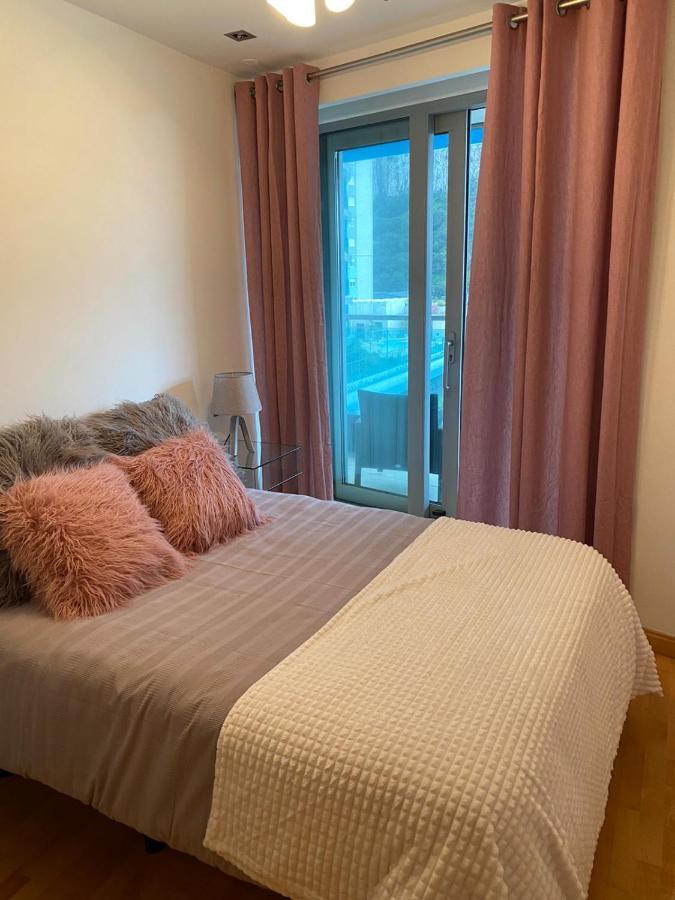 2 Bedroom 1 Bathroom Apt With Communal Pools In Ocean Village Gibraltar Eksteriør bilde