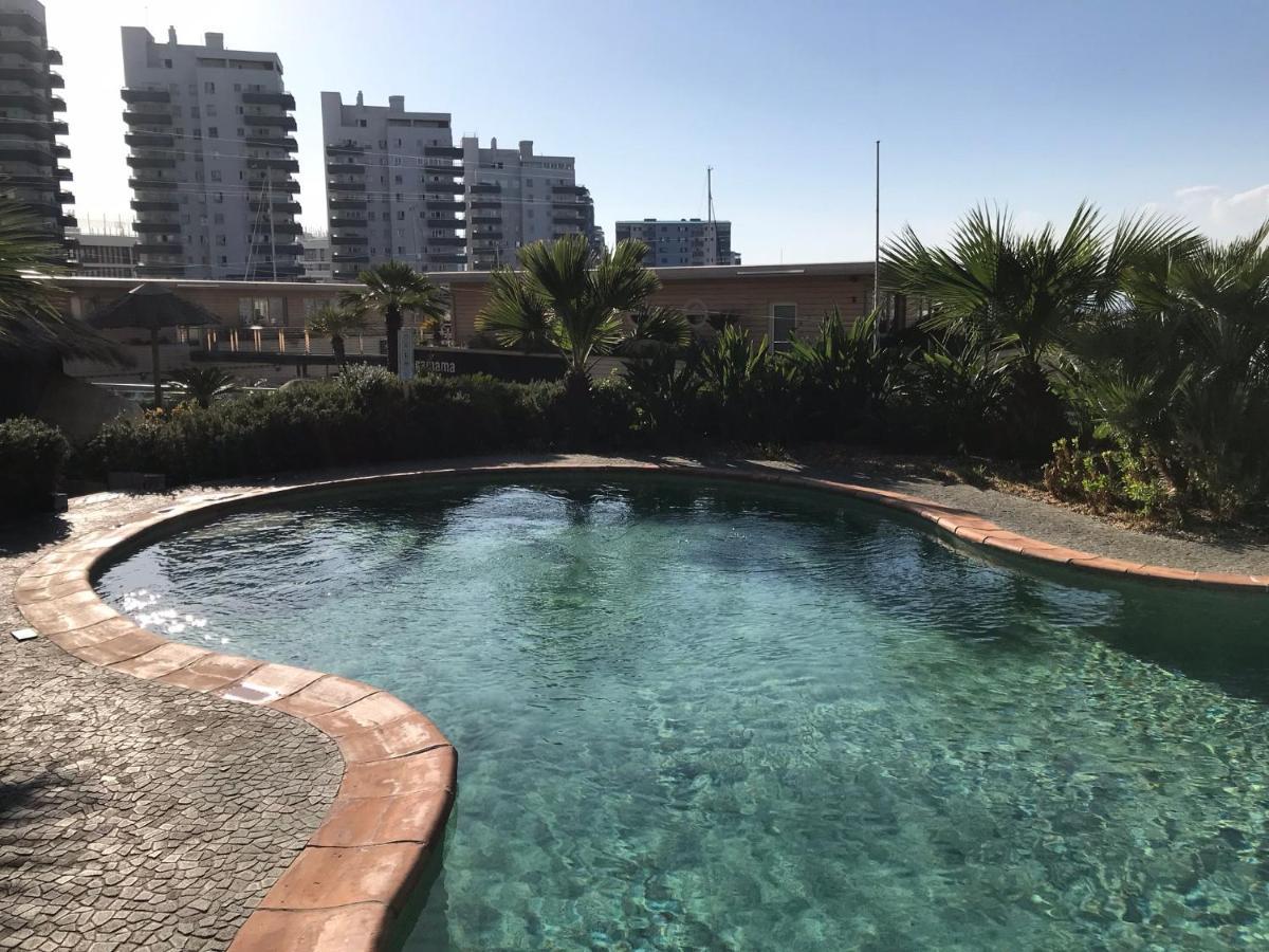 2 Bedroom 1 Bathroom Apt With Communal Pools In Ocean Village Gibraltar Eksteriør bilde