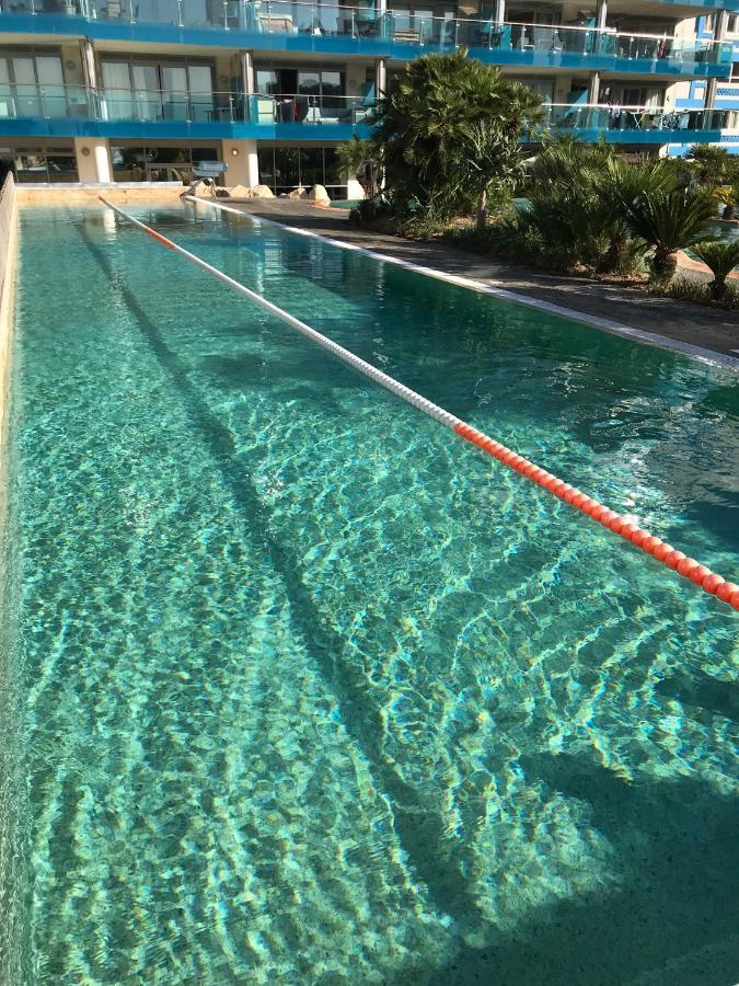 2 Bedroom 1 Bathroom Apt With Communal Pools In Ocean Village Gibraltar Eksteriør bilde